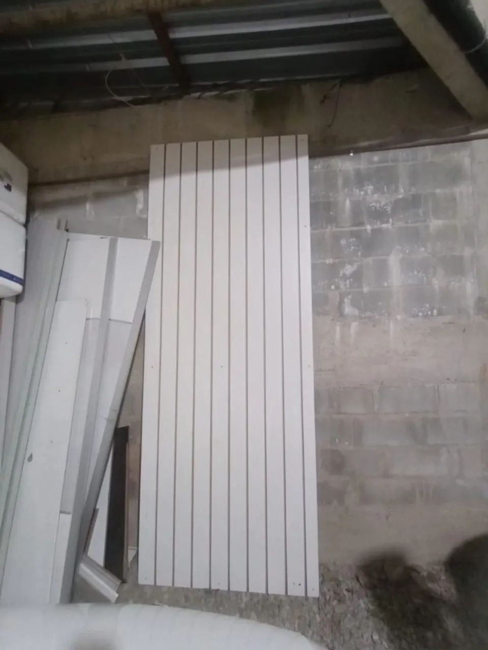 Painéis canaletado MDF branco horizontal 150,00 cada e vertical. 100,00 cada