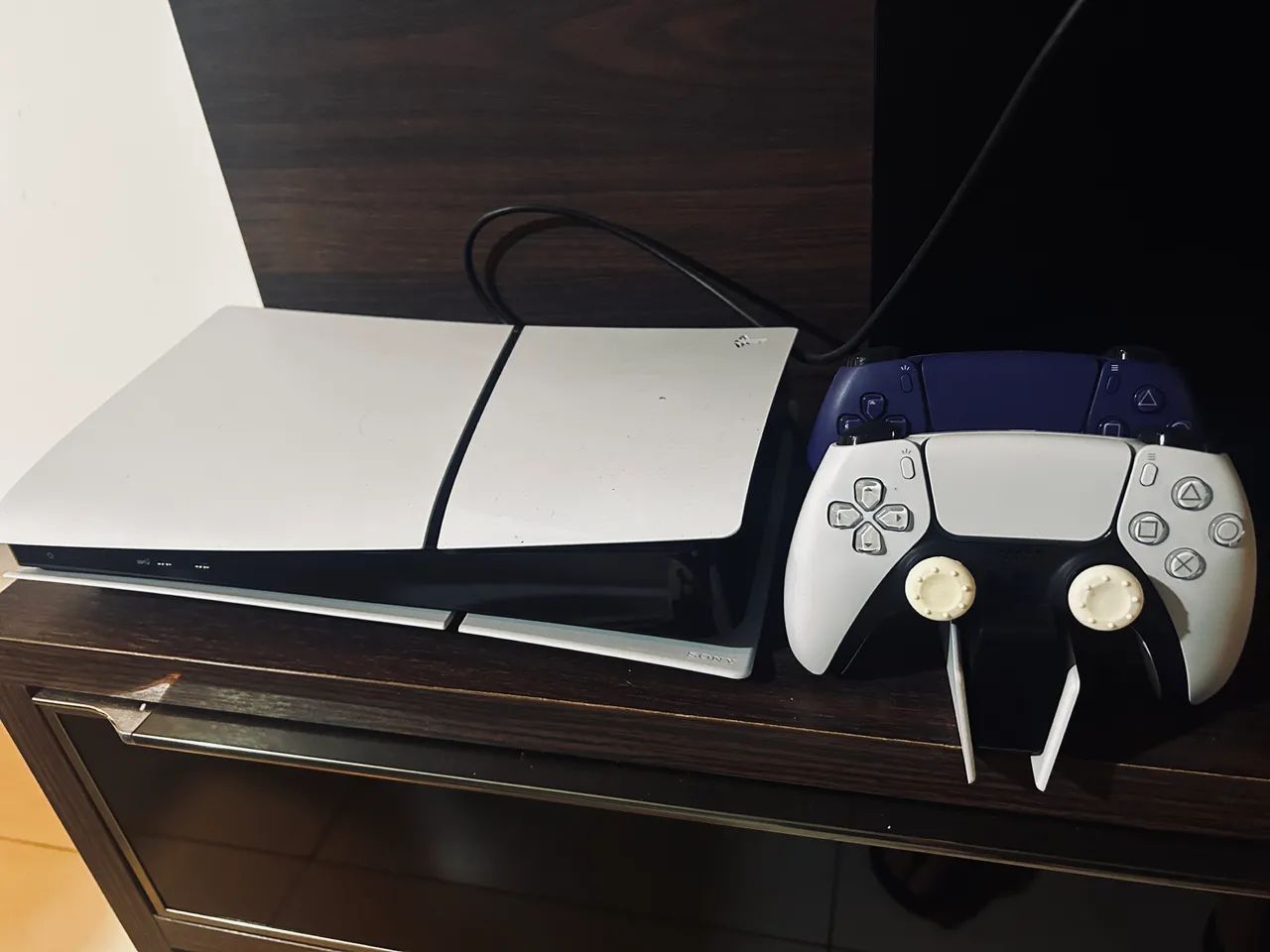 Ps5 digital 1 tb + 2 controles 