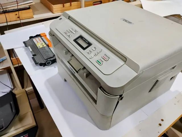 Brother DCP-7055 + 2 Toners TN-410 (Para Peças ou Reparo) - Foto 6