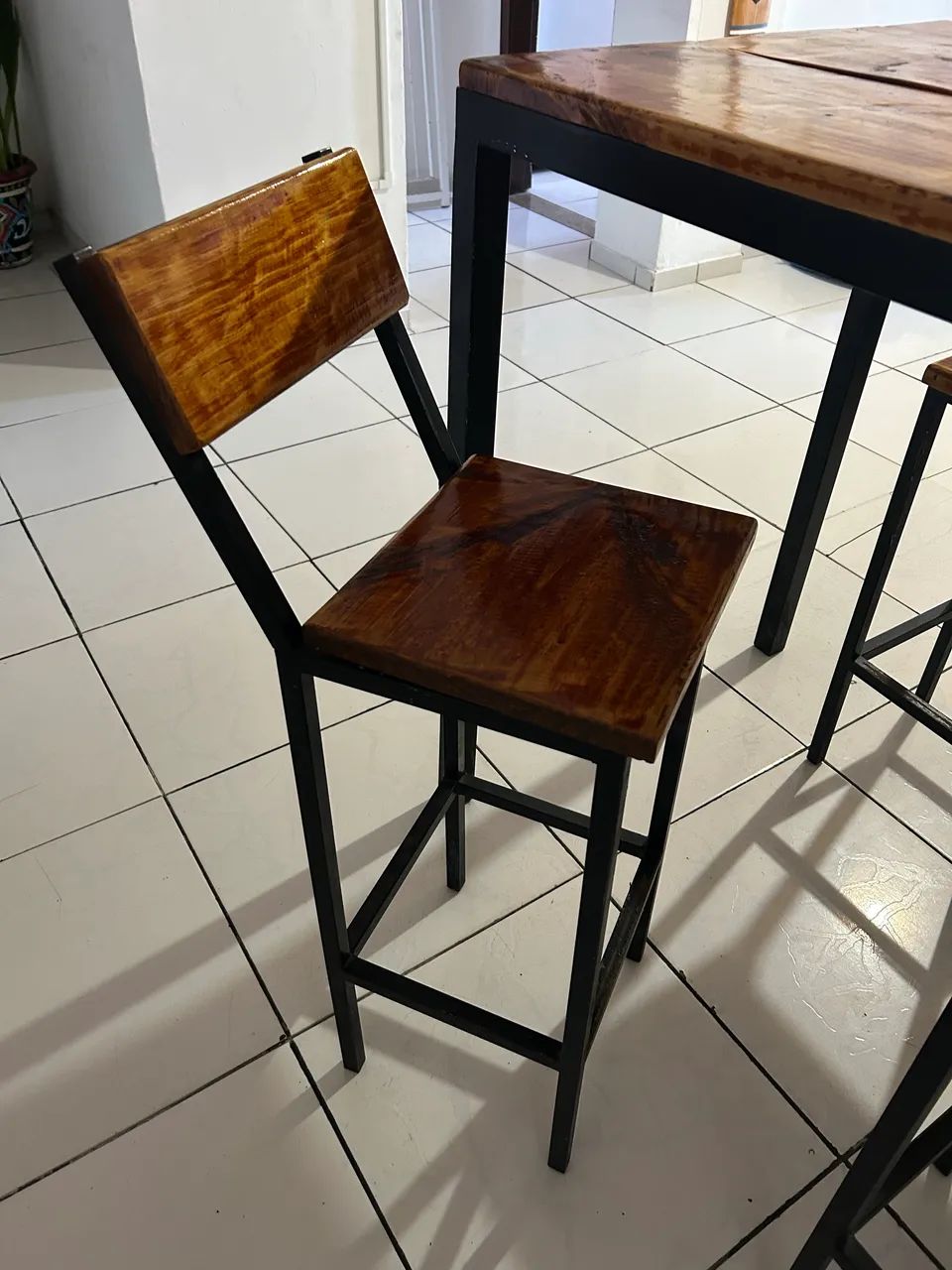 Conjunto mesa e cadeiras - Foto 3