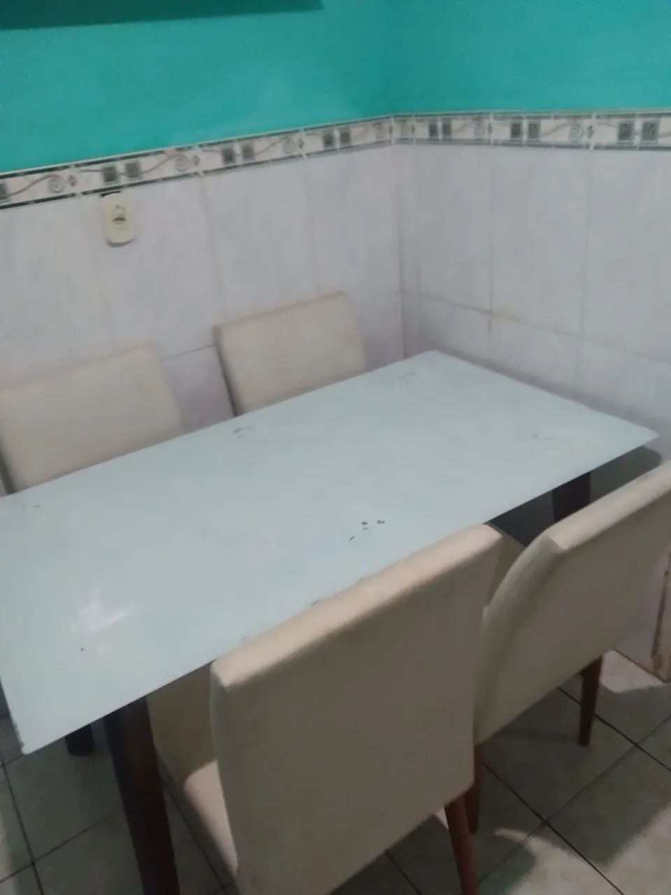 Vendo mesa c/ 6 cadeiras ! Vale a pena conferir. - Foto 3
