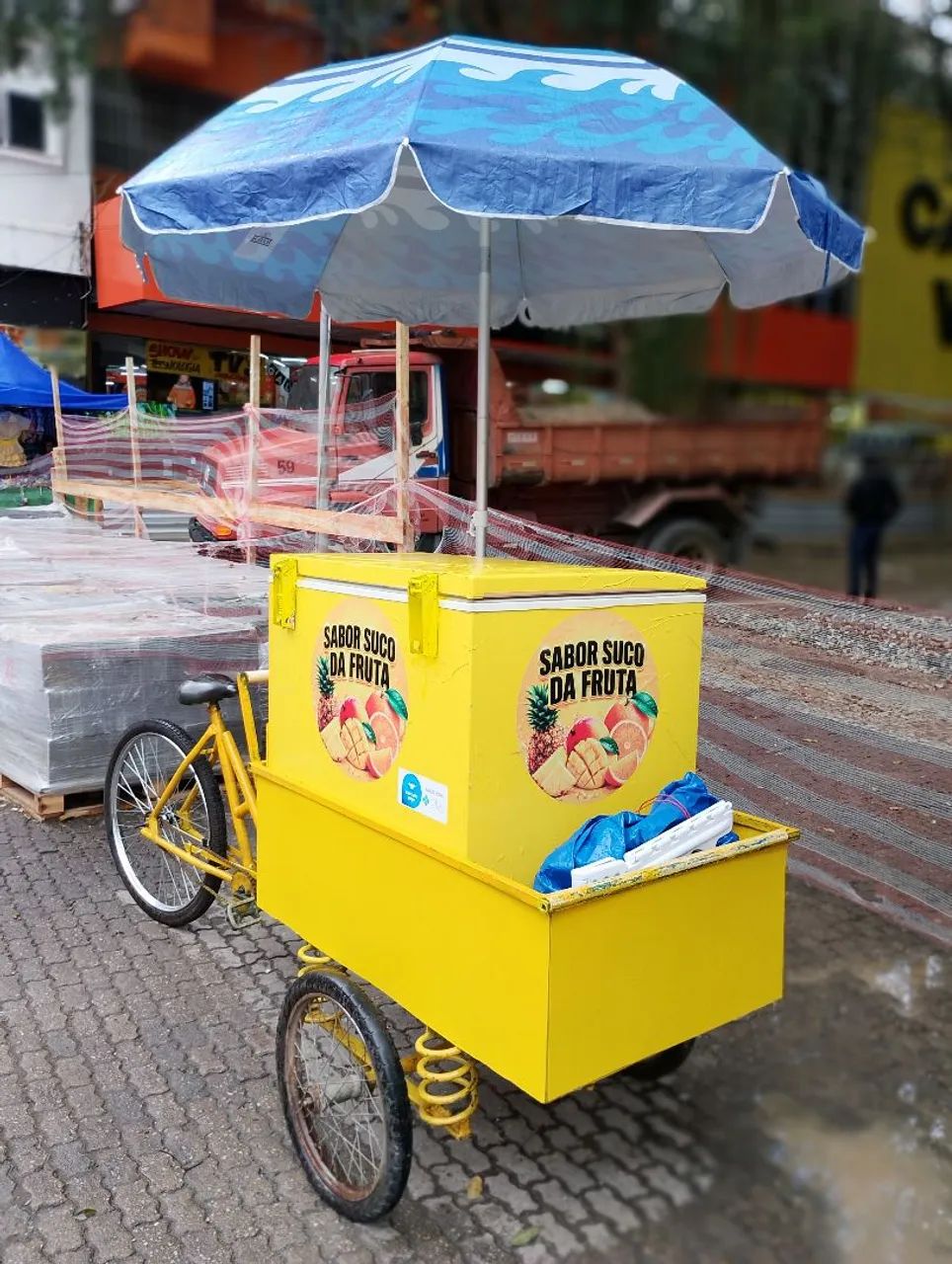 Carrinho de suco e refrigerante