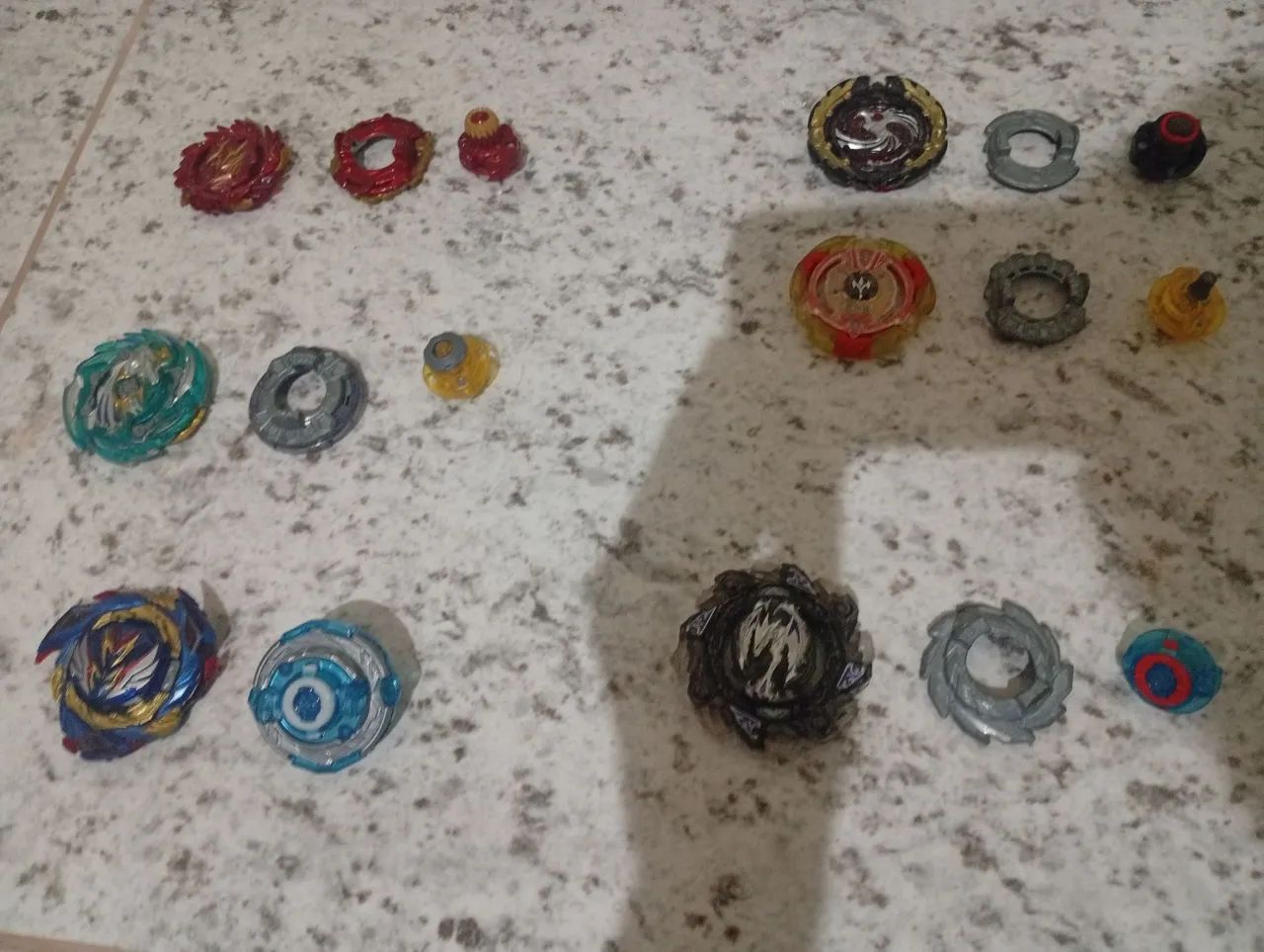 Beyblade burst variados
