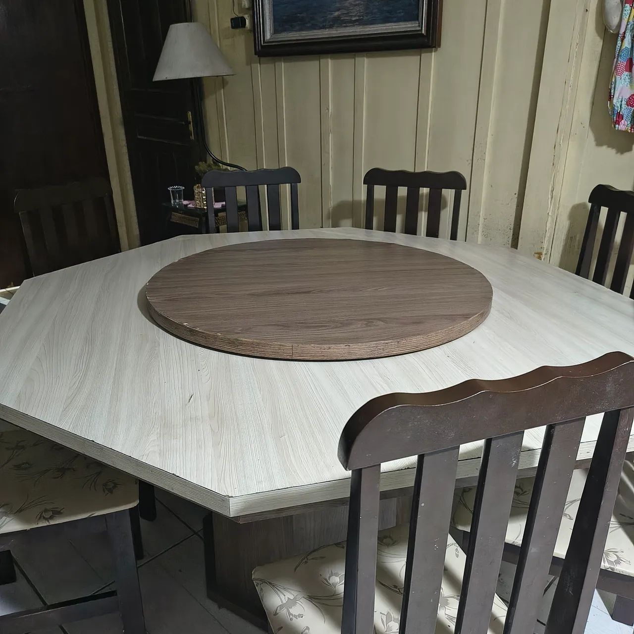 Vendo mesa com 7 cadeiras  - Foto 3