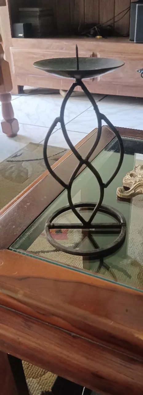 Castiçal de metal  - Foto 2
