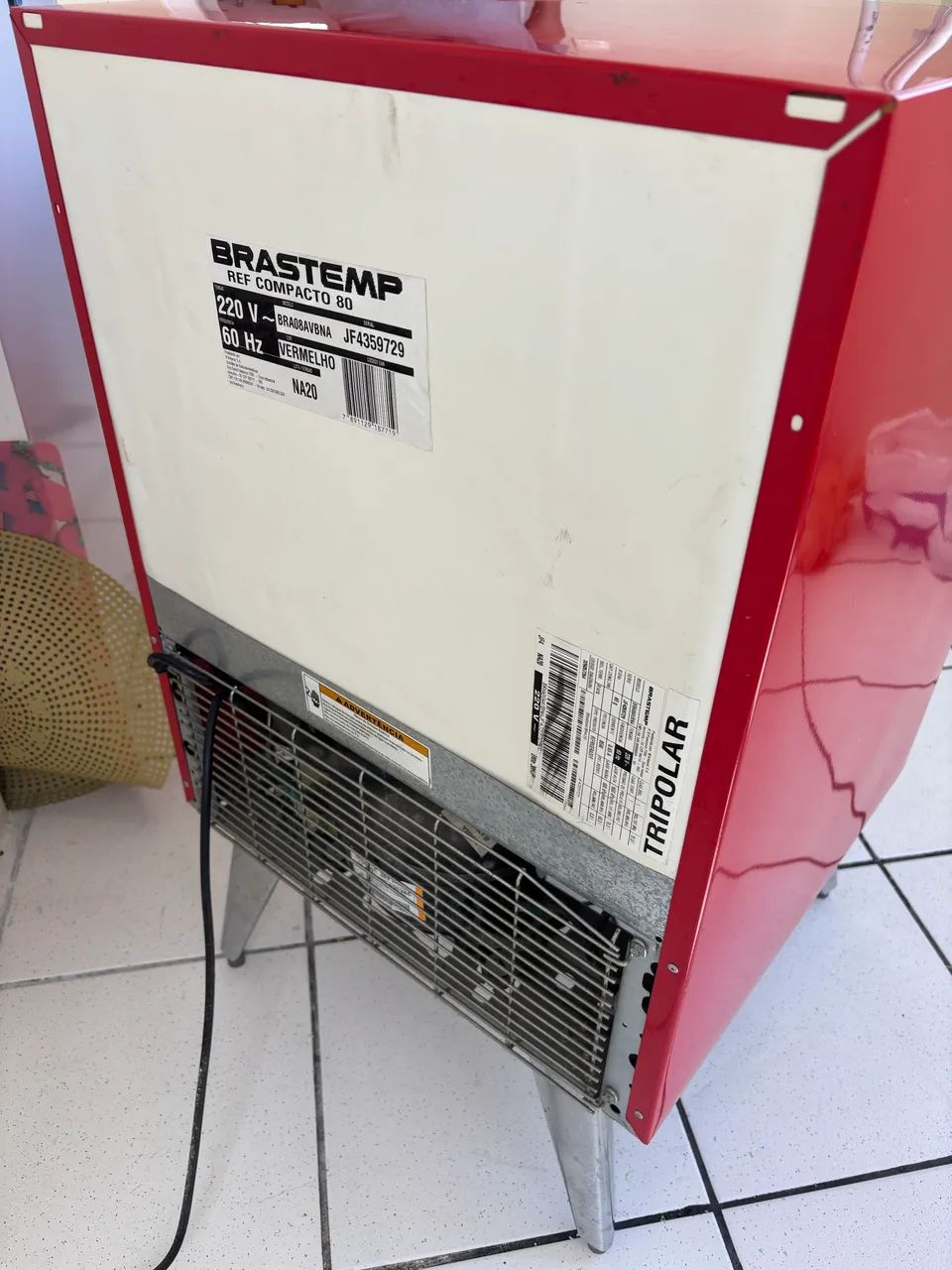 Frigobar Brastemp Retrô 76L Vermelho 220V - Classic Red - Foto 2