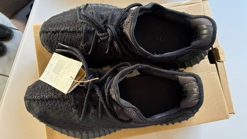 Yeezy 350 v2 - Onyx (Com TAG) - Foto 3