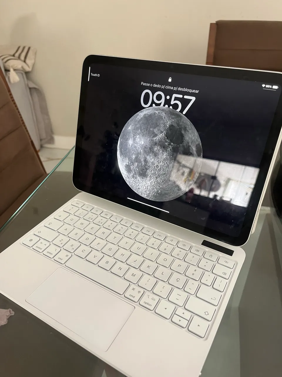 iPad Air 13 in (M2) Wi-Fi 256GB + Magic Keyboard - Tablets e E