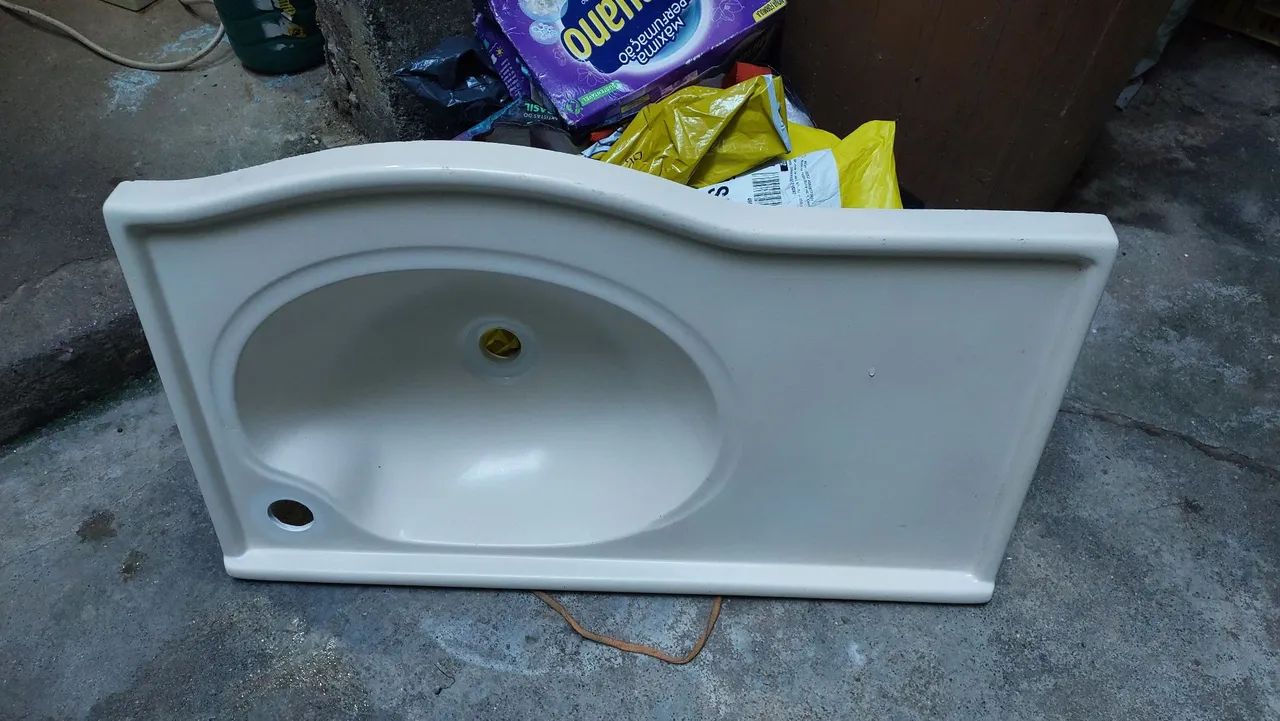  Pia Lavatório branca ,larg 58cm ,prof 30cm, prof na parte da Cuba 34cm . - Foto 3