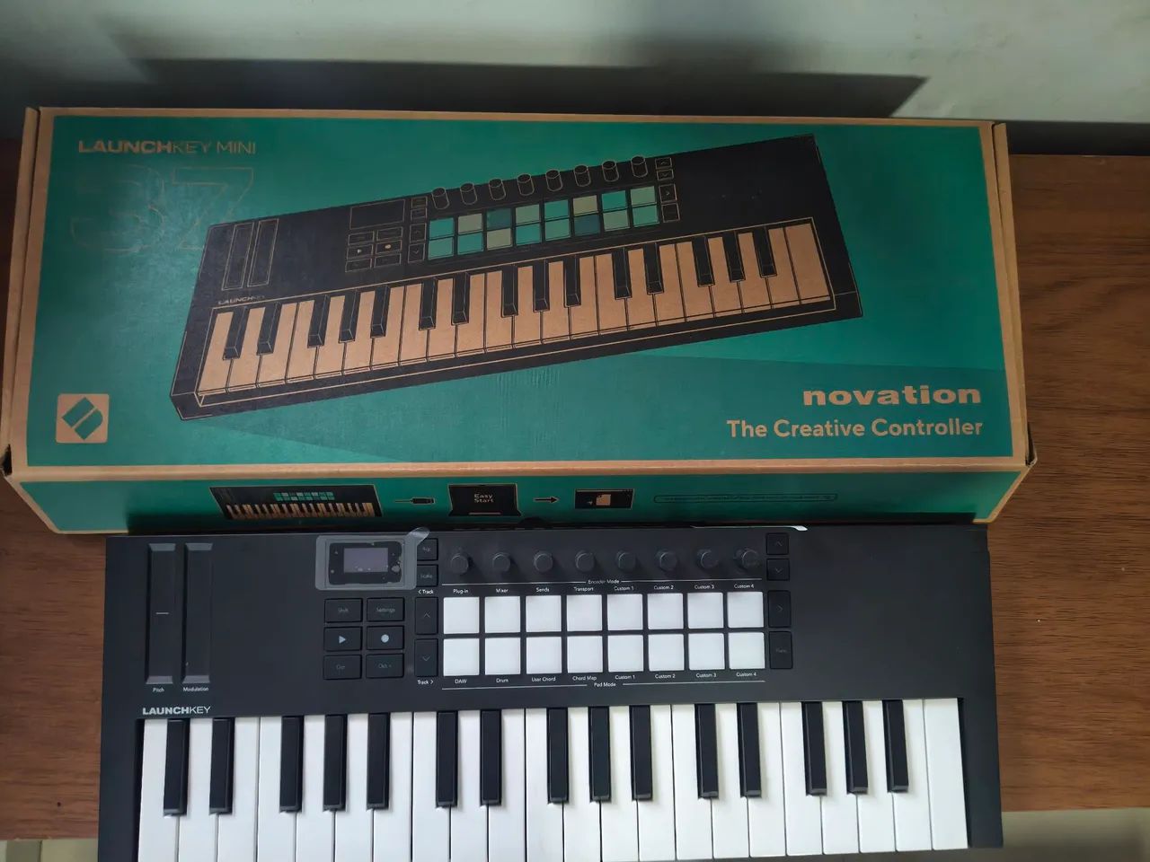 Controlador de teclado Novation Launchkey Mini - Instrumentos