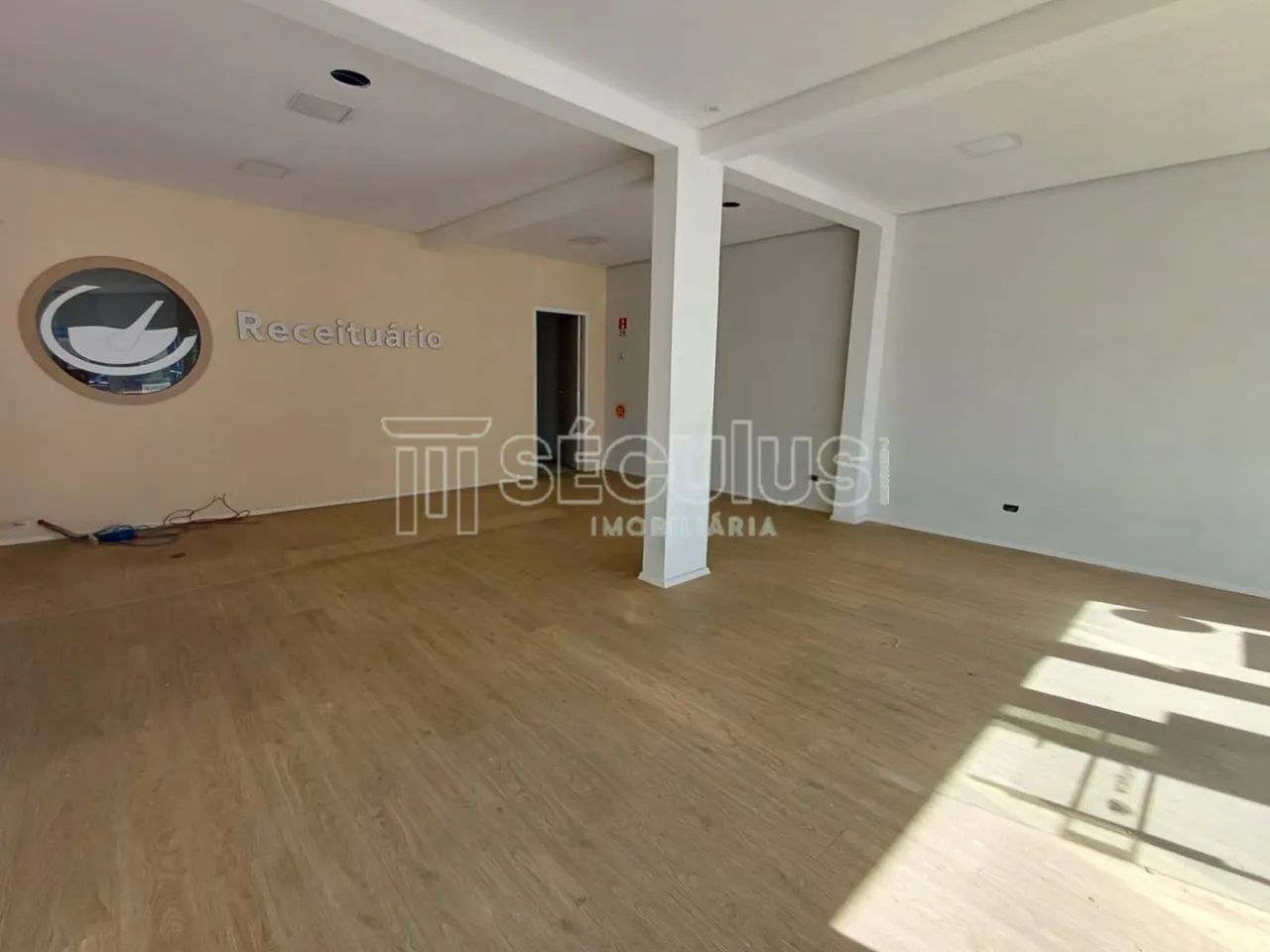 Sala Comercial para Locação  Barra do Rio Cerro - Foto 2