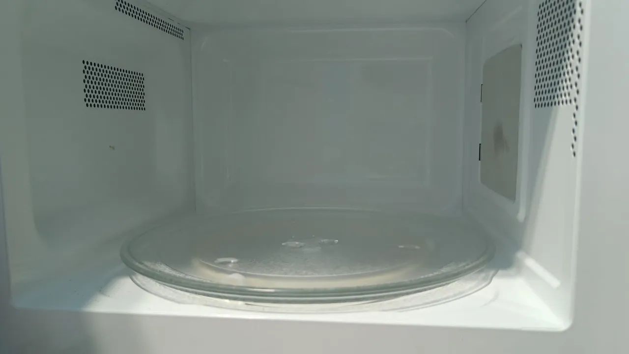 Microondas Eletrolux ME23 branco - Foto 3