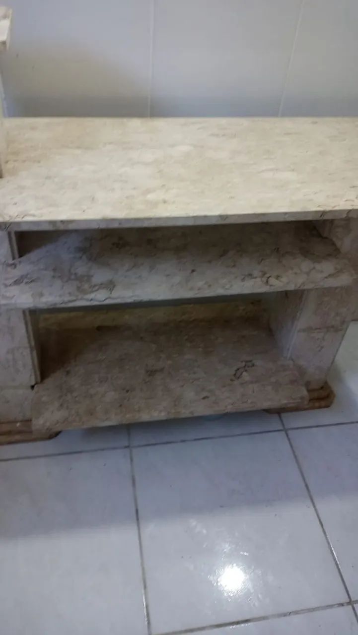 RACK DE MÁRMORE CARRARA $250