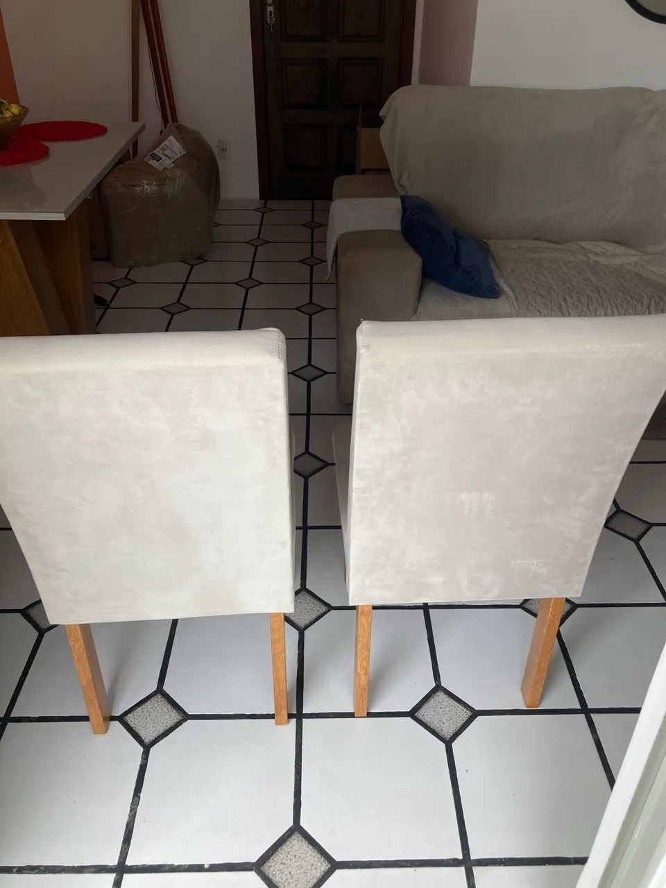 Mesa C/ Duas cadeiras novas  - Foto 4