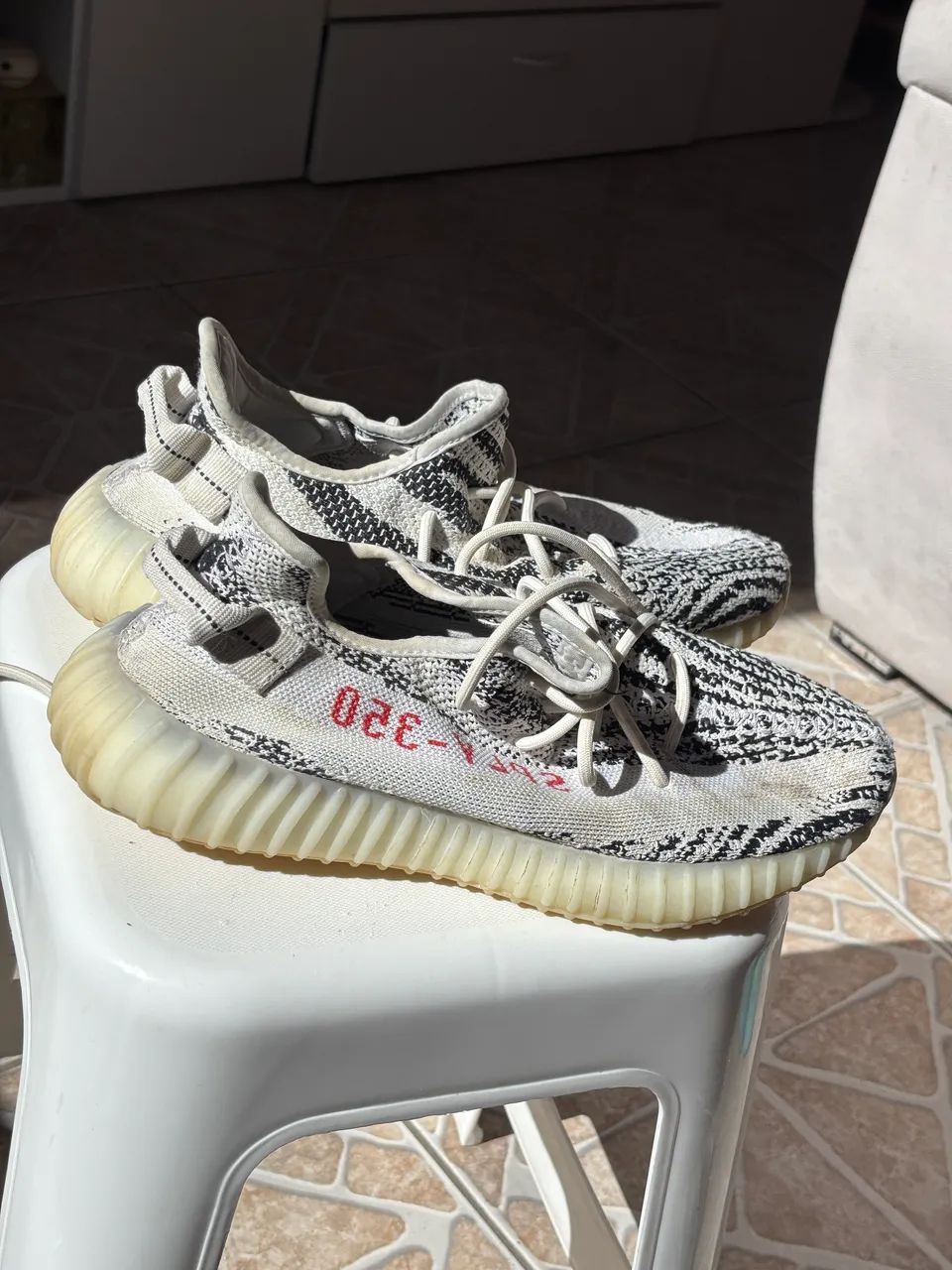 Adidas Yeezy Boost 350 V2 Zebra Original Nº 41 - Foto 3