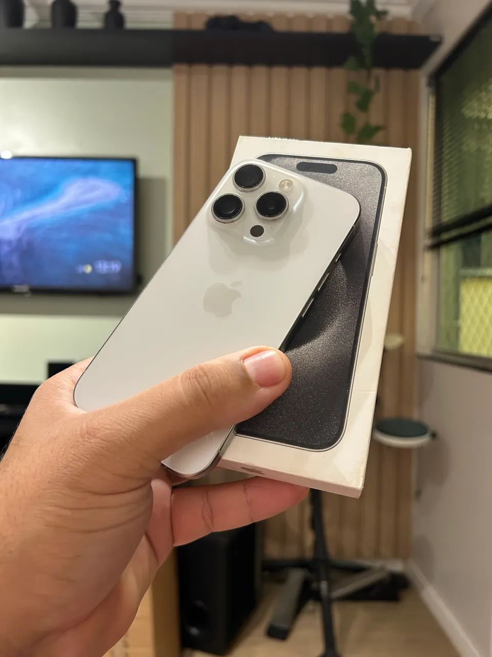 iPhone 15 Pro 128 White Titanium - Celulares e Smartphones