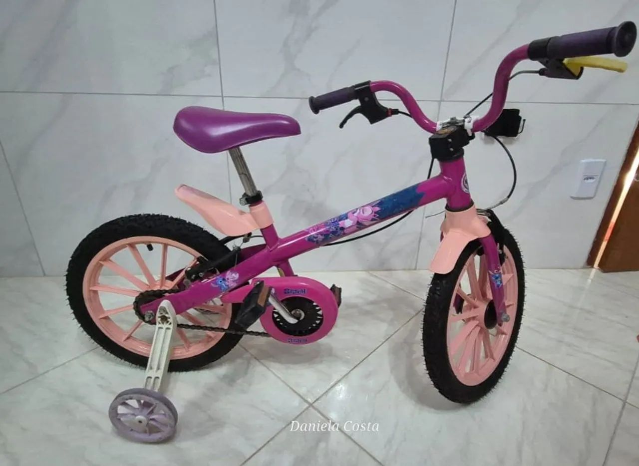 VENDO BICICLETA SEMI NOVA MENINA - Foto 3