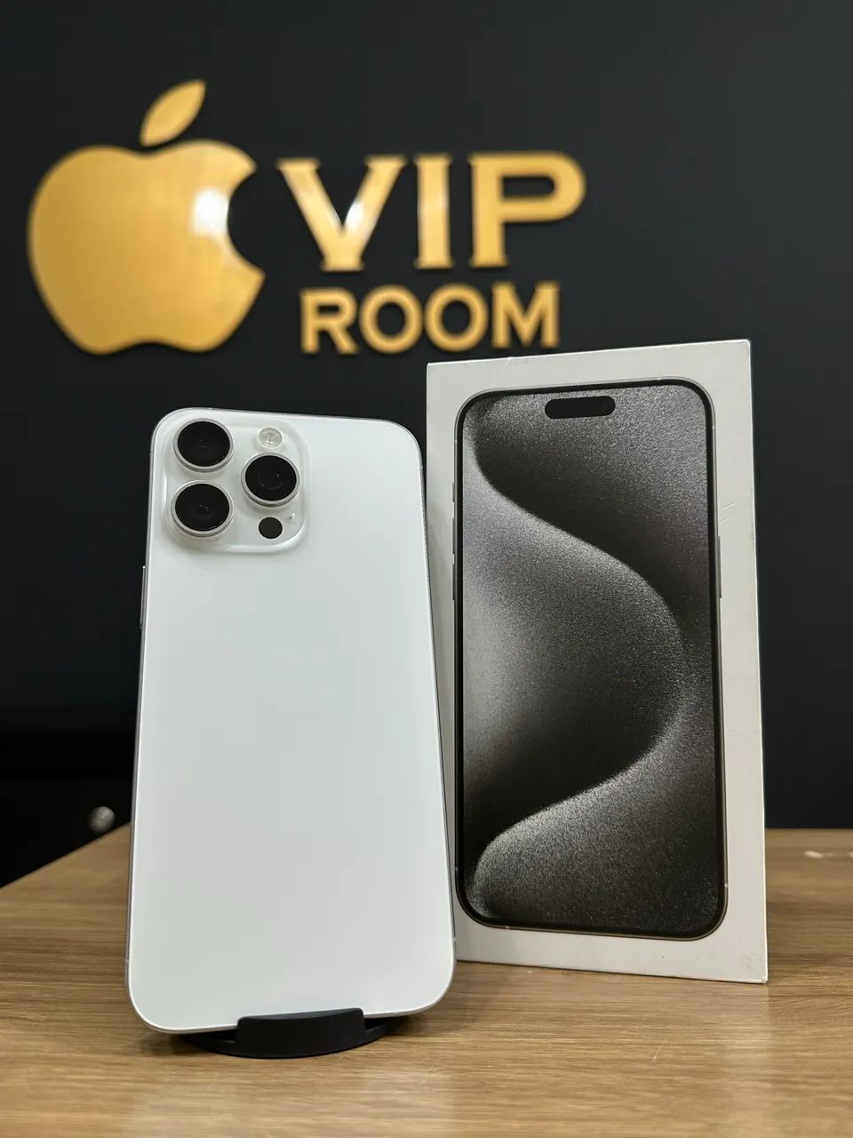 美品 iPhone 15 Pro Max 256GB SIMフリー ホワイト iPhone 15 Pro Max 256GB - ホワイトチタニウム（SIMフリー）[整備済