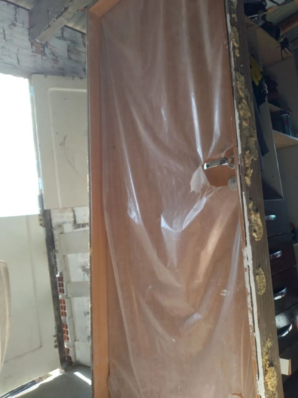 Vende-se porta MDF completa