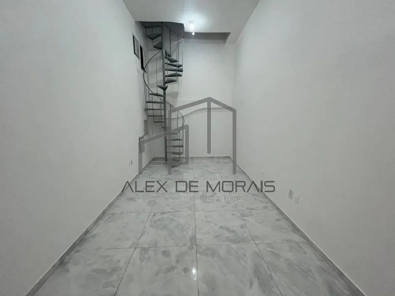 Loja Comercial Reformada na Tradicional Galeria do Edifício Bemge  Centro de Vitória - Foto 5