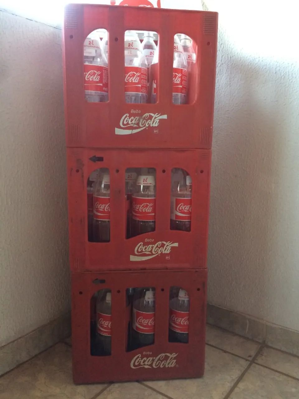 Engradados com Garrafas de cervejas e coca cola ( Vasilhames )