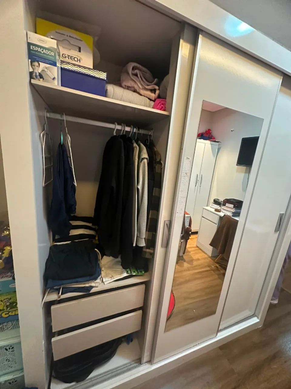Guarda-roupa grande com 3 portas de correr e espelho - Foto 3