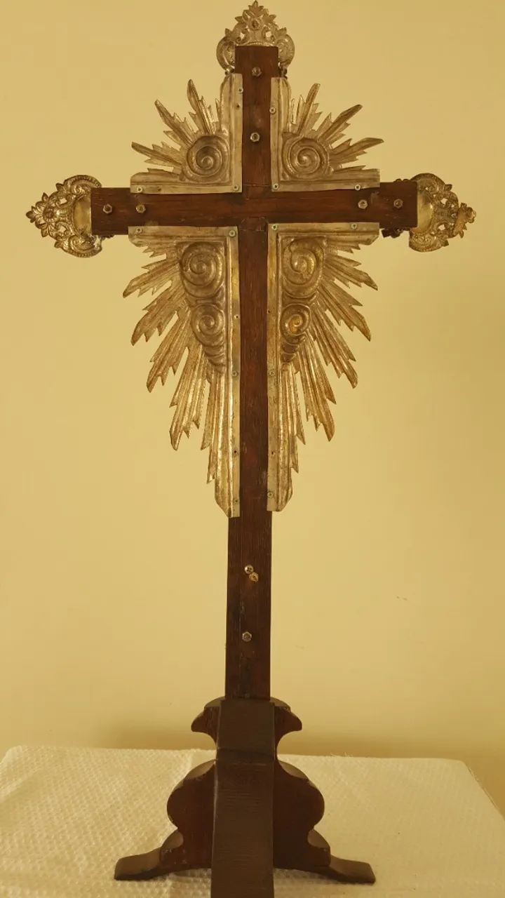 Grande crucifixo de madeira  - Foto 3