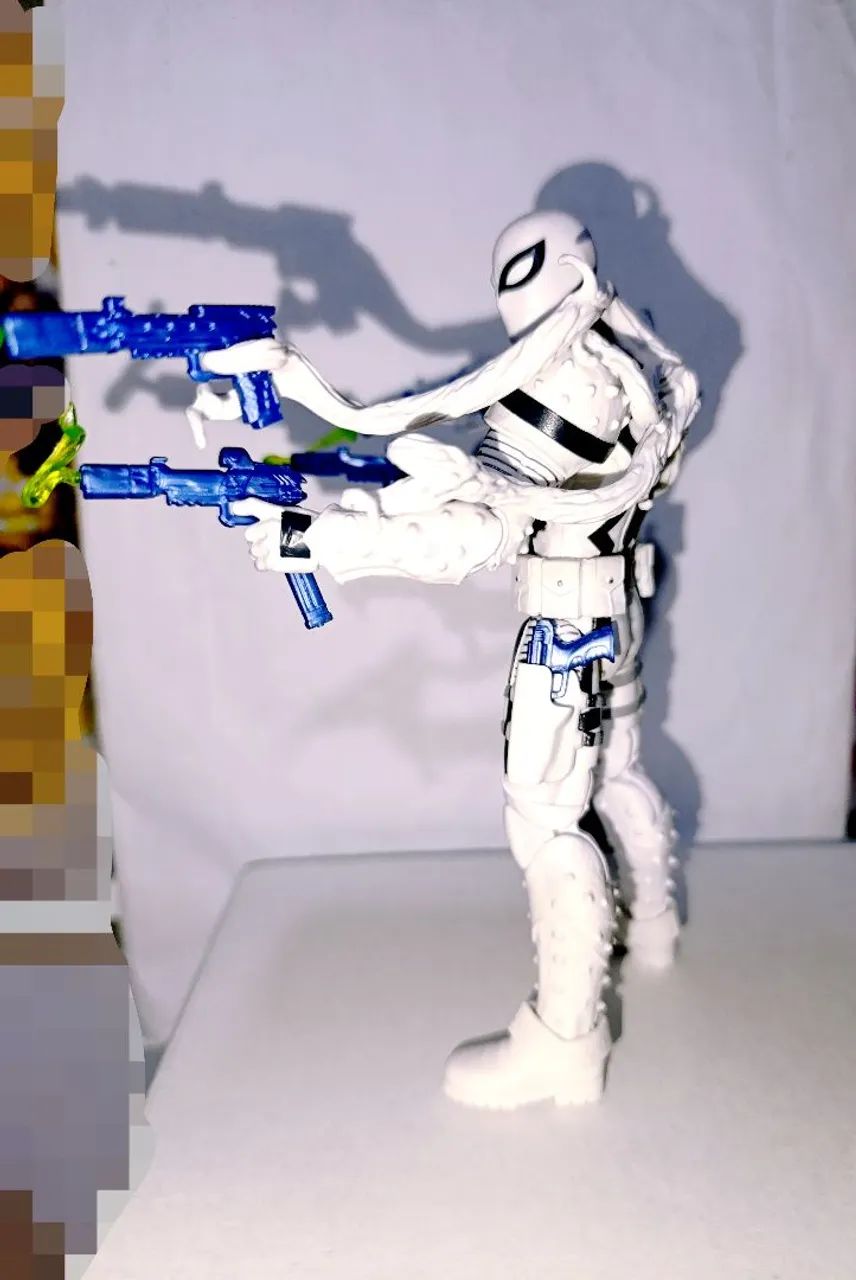 Boneco Agente Anti Venom Marvel Legends Deluxe - Foto 3