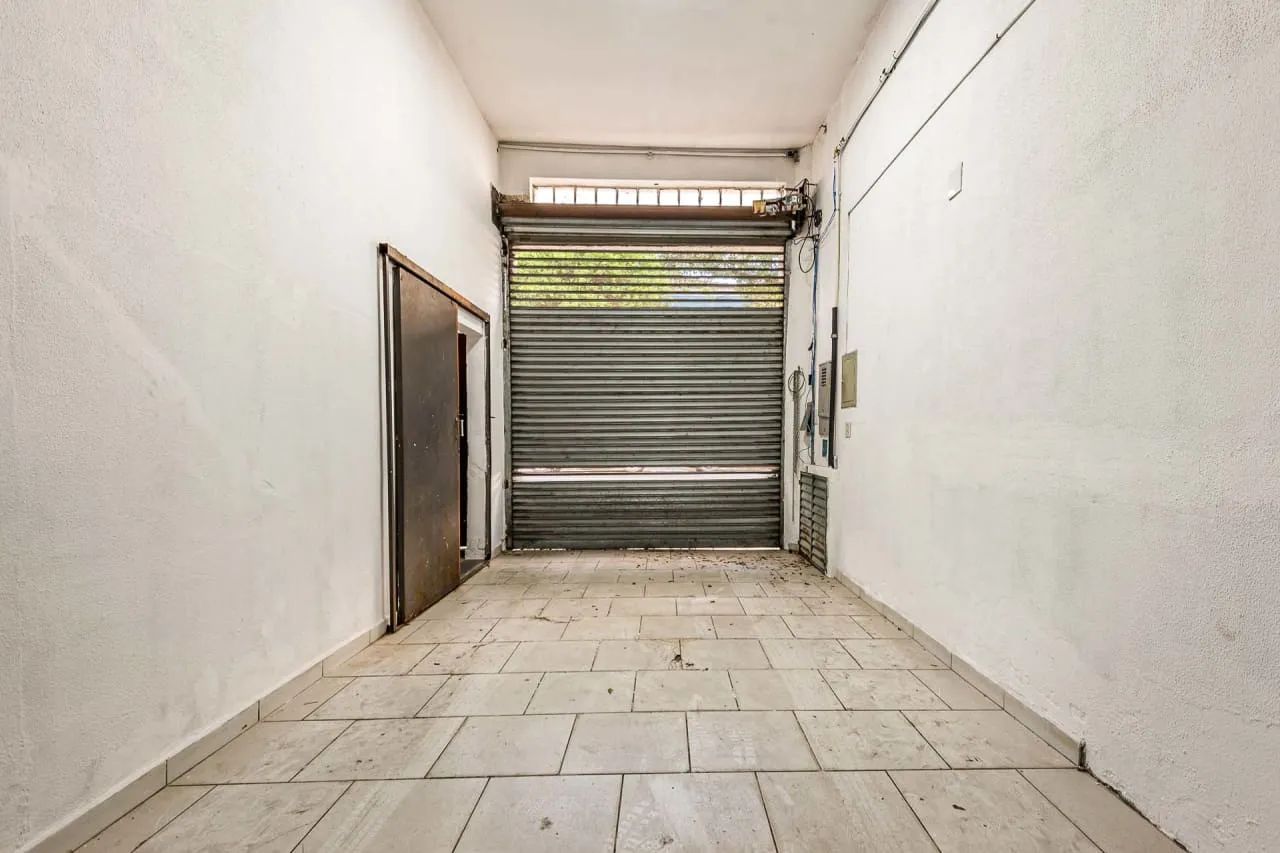 Prédio comercial na Rua Tonelero, 302  300 m² - Foto 5