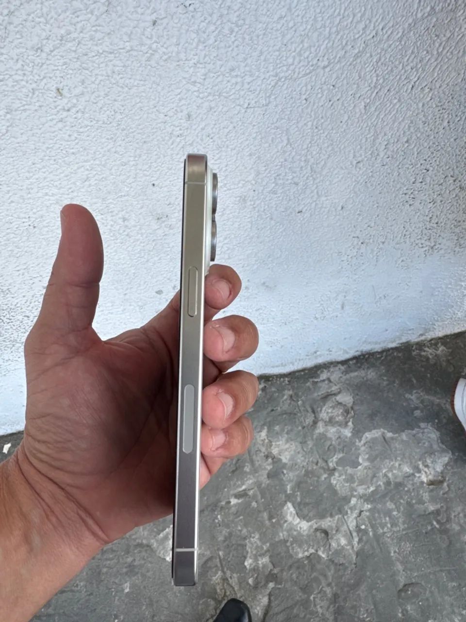 Vendo iPhone 15 pro Max branco  - Foto 4