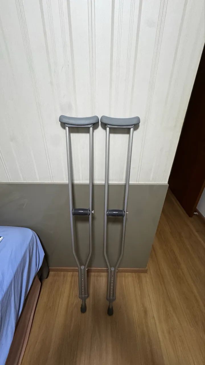 Muletas Mercur - Alumínio - 130kg - Par - Foto 2