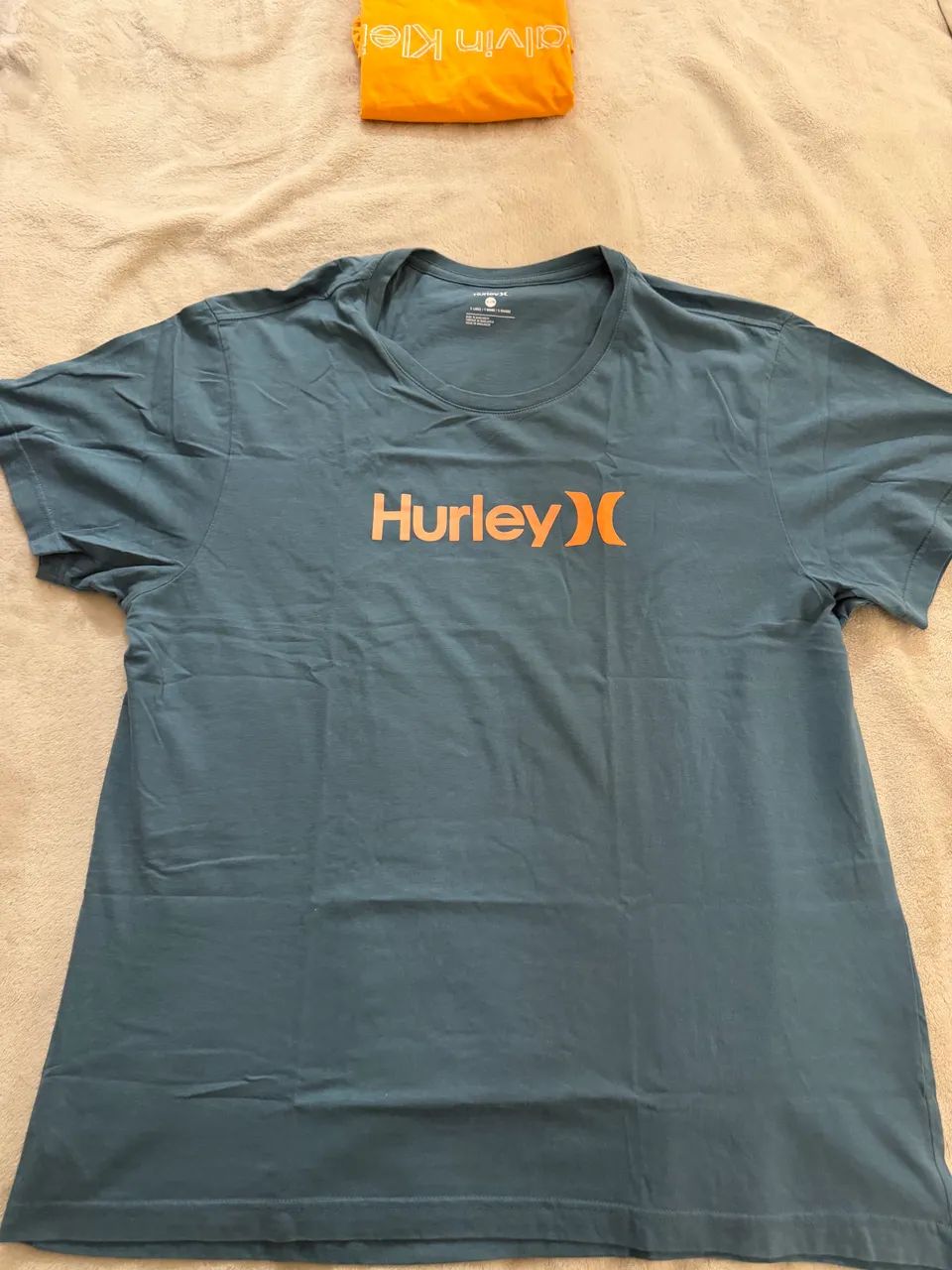 4 camisas Hurley por 120,00 - Foto 4