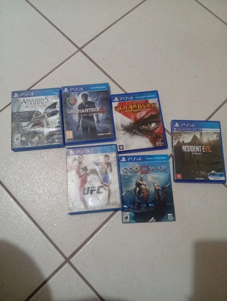 Ps 4 2 controles e 7 jogos - Foto 2