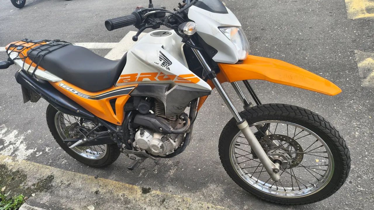Bros 160 quitada e IPVA pago