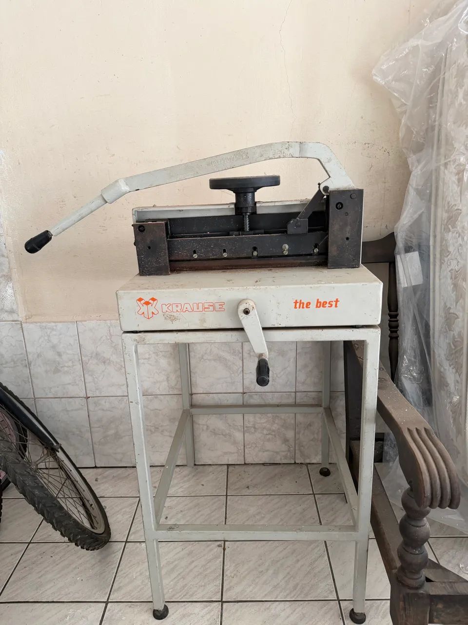 Guilhotina para gráficas e escritório  - Foto 2