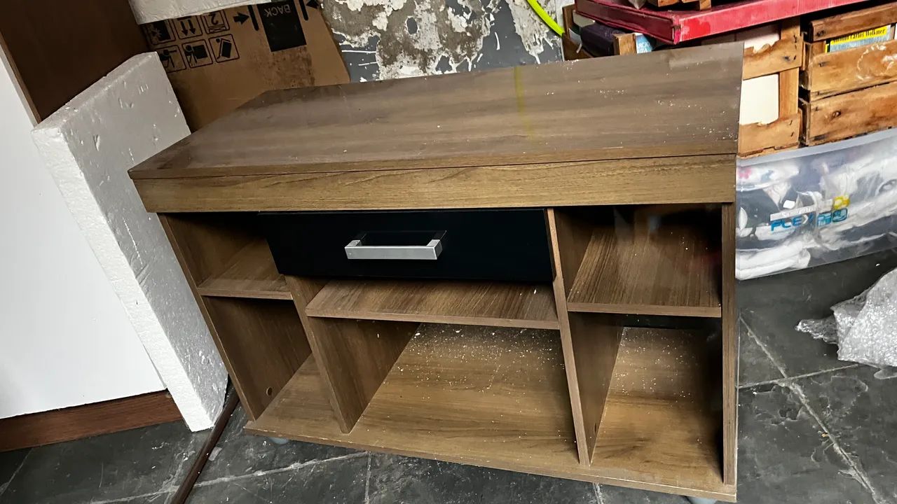 Rack pequeno em MDF