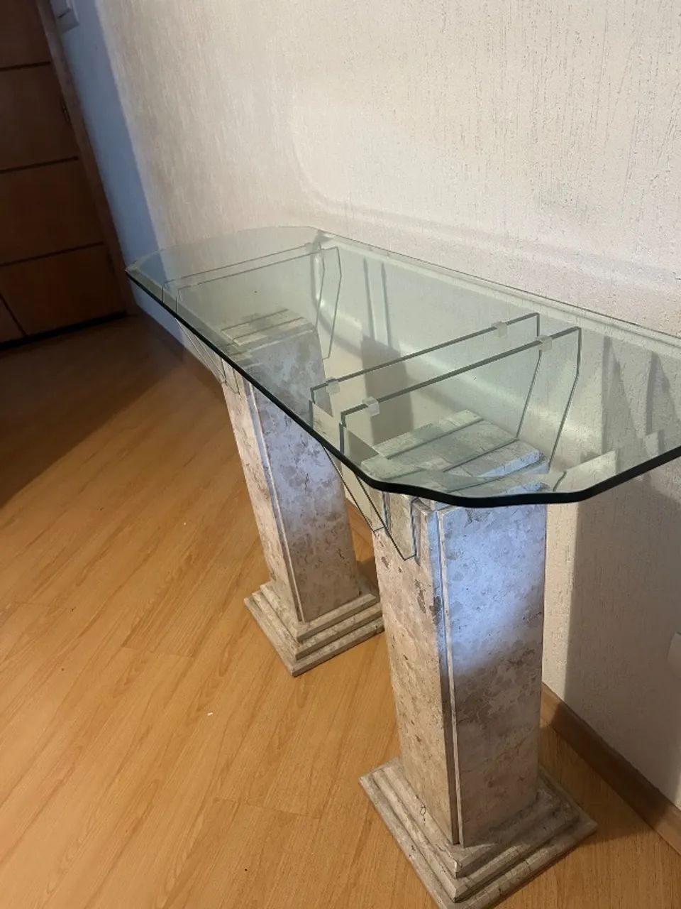 Mesa de Jantar e  aparador  e 6 cadeiras de graça  - Foto 4