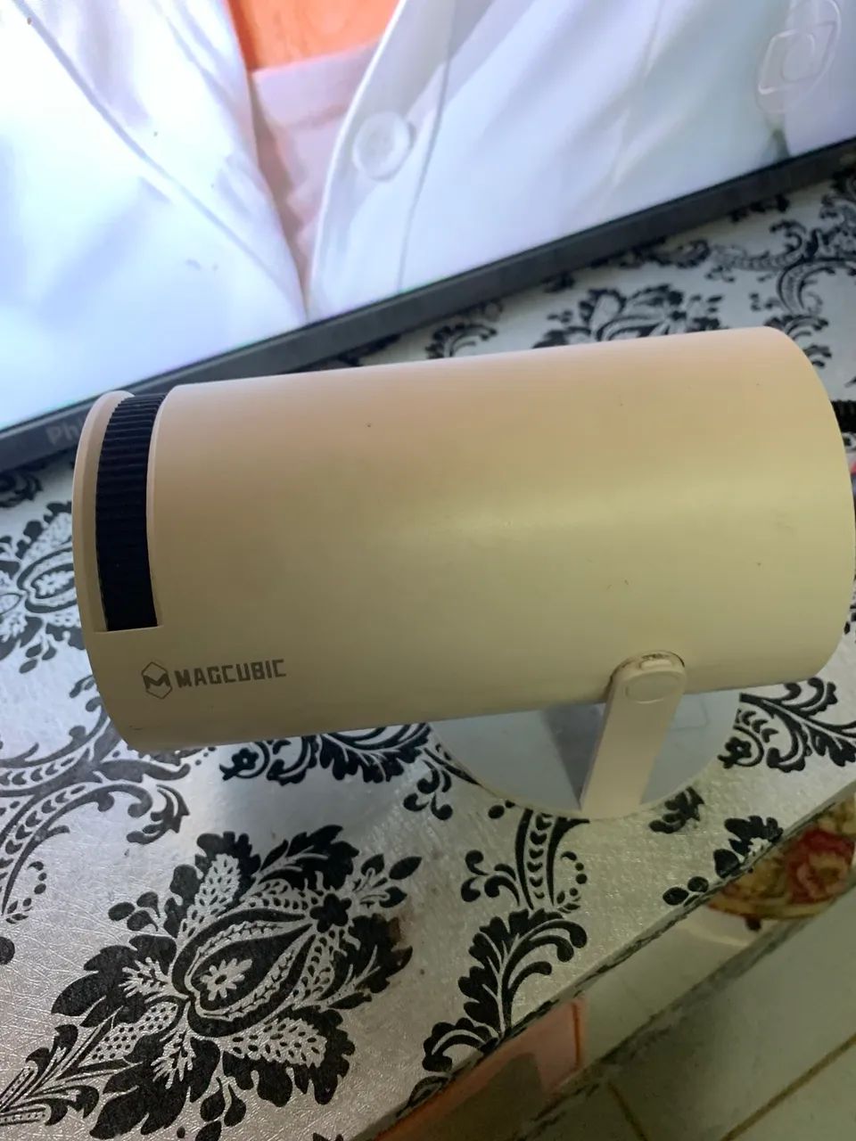 Mini Projetor Portatil 5g Wifi 6 Bluetooth 5.0 - Foto 3
