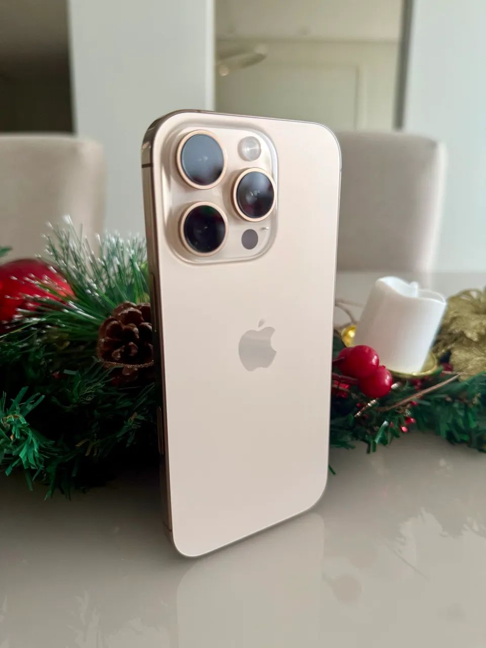 Apple iPhone 16 Pro 256GB Desert Titanium - Celulares e