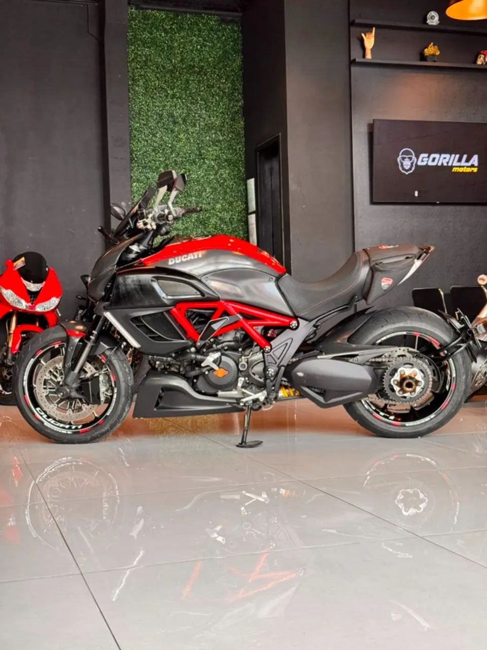 DUCATI  - DIAVEL CARBON  - Foto 2
