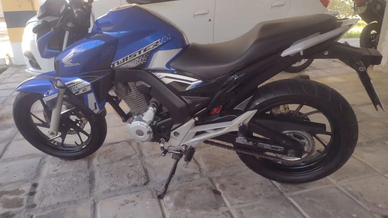 CB TWISTER 250 ANO 2021 - Foto 4