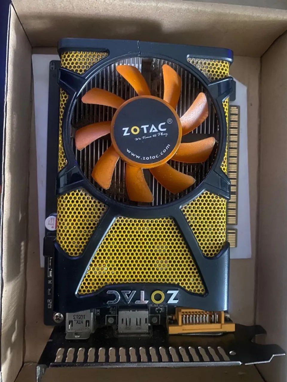 Placa de video ZOTAC GT440 1GB 128BIT DDR5 - Foto 2
