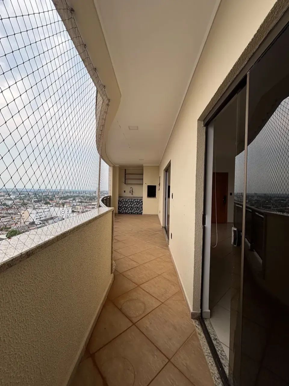 Imóvel para aluguel tem 143 metros quadrados com 3 quartos - Foto 2