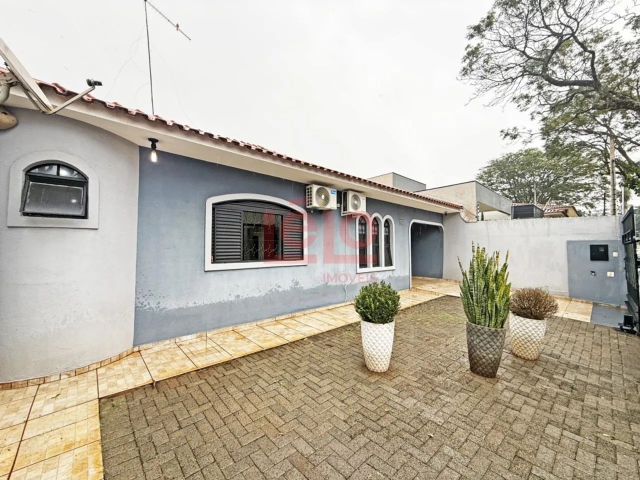 Casa de 3 quartos para alugar em Maringá com suíte, energia solar, edícula e 4 vagas - Foto 3