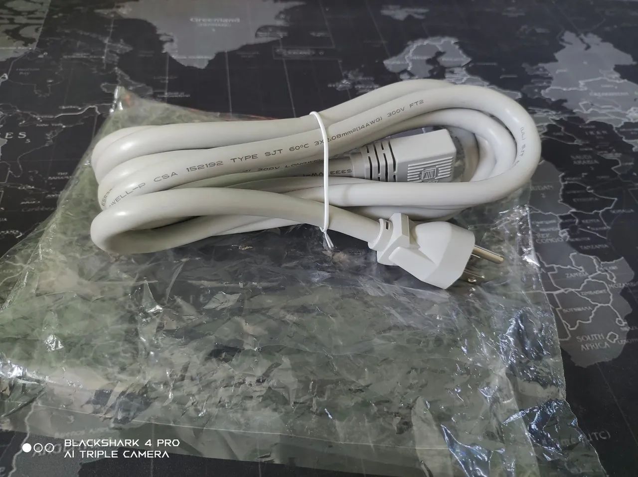 cabo de alimentação com plugue NEMA 5-15P e conector IEC 60320 C13. - Foto 2