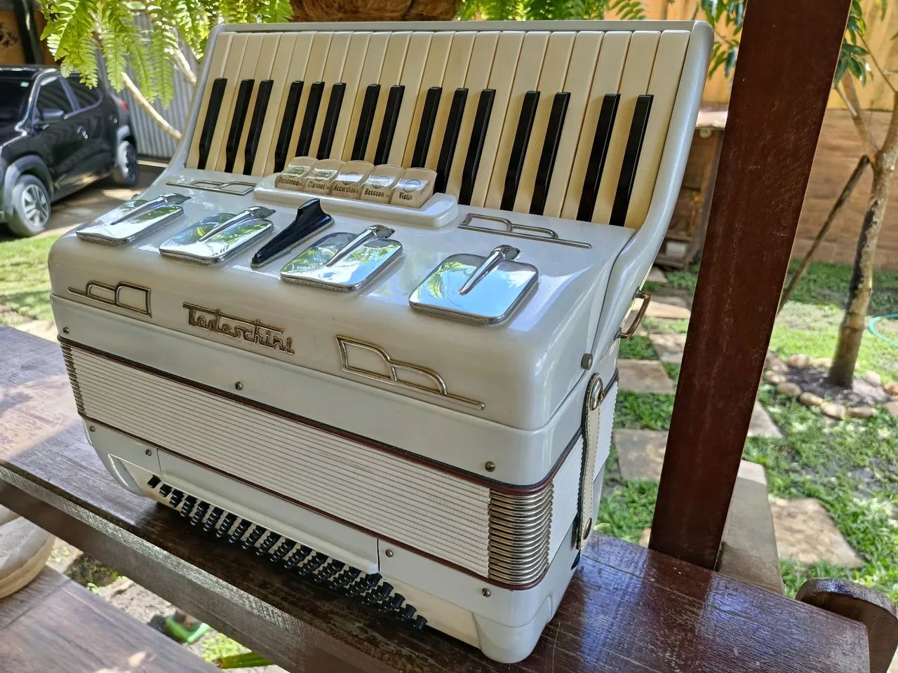 ACORDEON TODESCHINI 80 BAIXOS LINSA DEMAIS  SELO ORIGINAL  - Foto 2