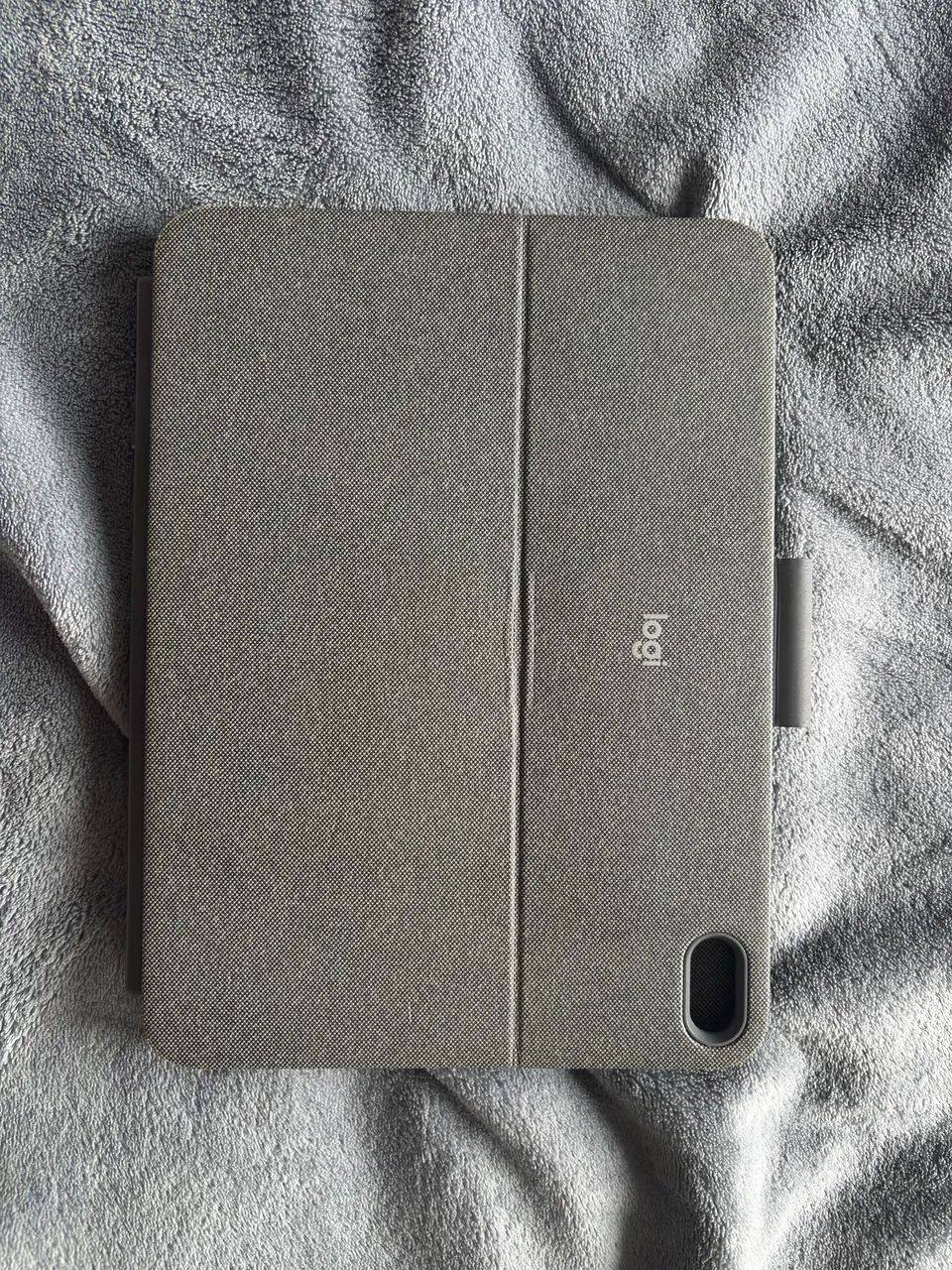 Capa teclado logitech - combo touch - para iPad 10ª geração  - Foto 2