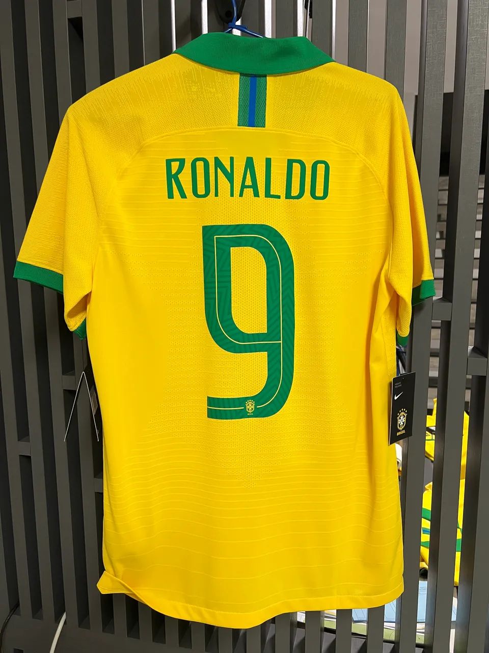 Camisa Nike Seleção Brasil versão jogador 9 Ronaldo  - Foto 4