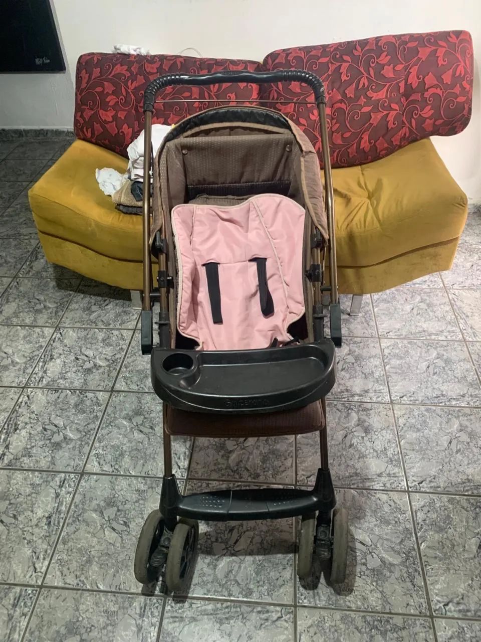 Carrinho de bebê a venda 
