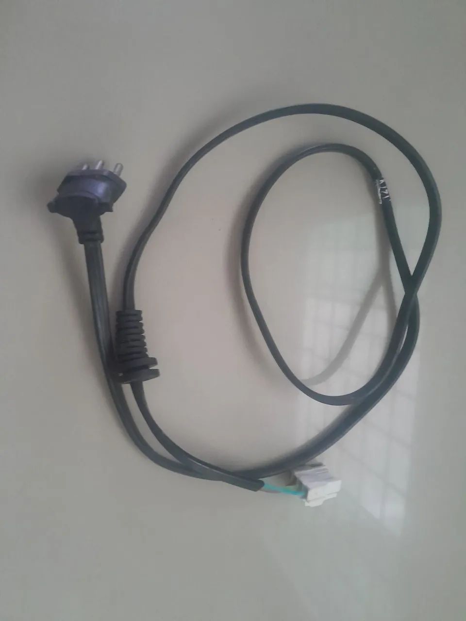 Cabo da tomada electrolux LTD 13 